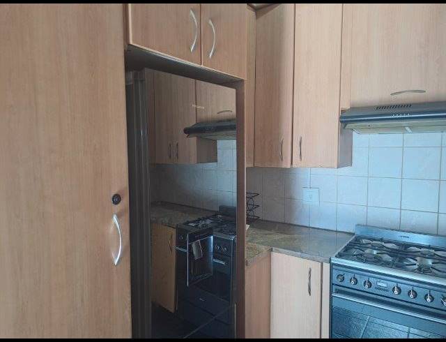 3 BEDROOM HOUSE FOR SALE IN KENSINGTON